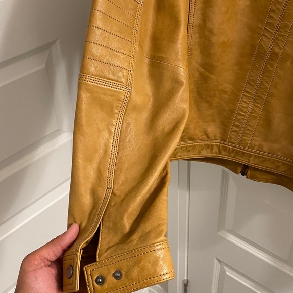 Brand New Tan Genuine leather mens jacket from Danier Leather - Picture 5 of 16